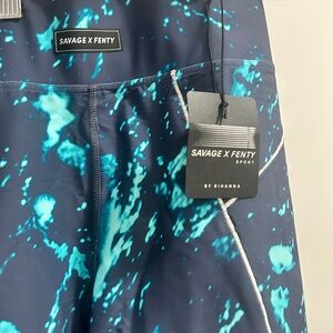 Savage X Fenty Leggings.